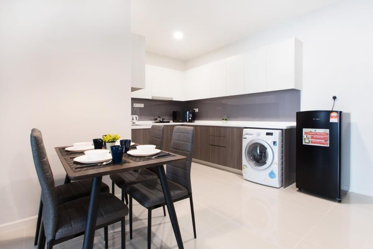 Modern, High Floor Suasana 05 In Jb * Johor Bahru